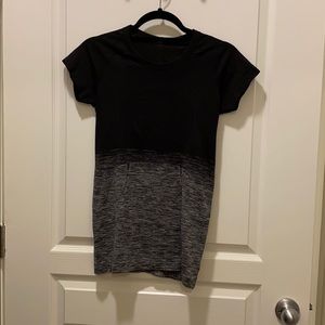 Lululemon black and grey swiftly top